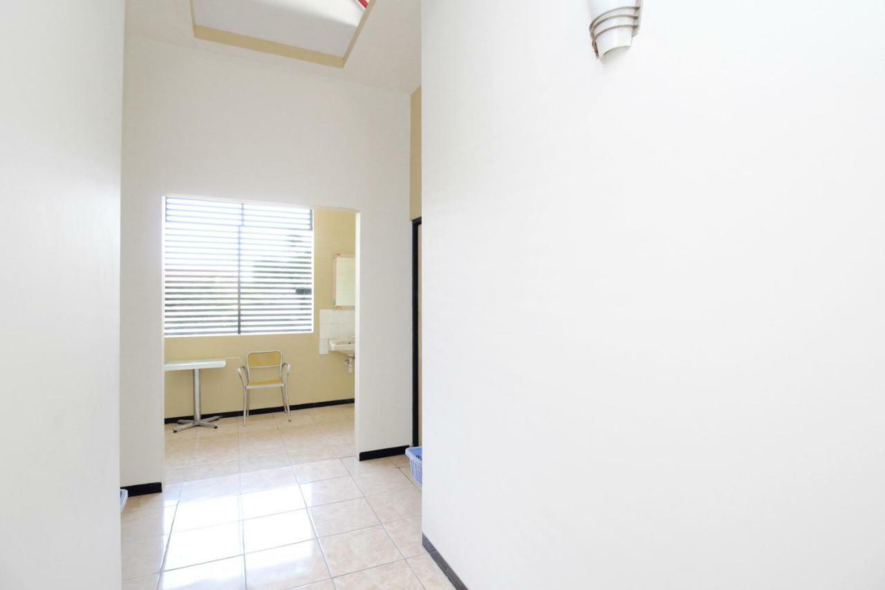 Reddoorz Syariah Near Prpp Semarang Hotell Exteriör bild